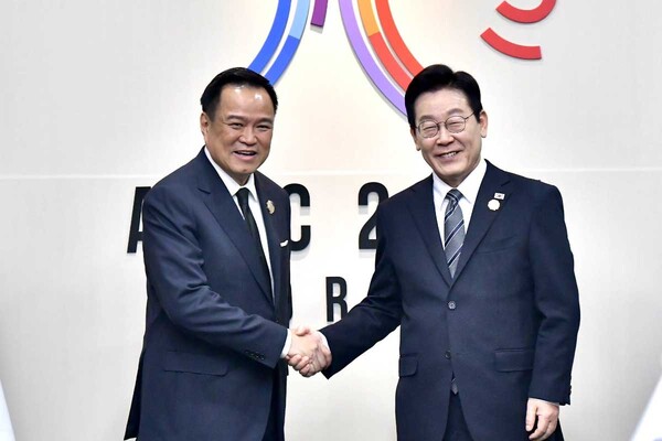 นายกรัฐมนตรีหารือทวิภาคีกับประธานาธิบดีเกาหลีใต้ ระหว่างการประชุมผู้นำเอเปค ย้ำความสัมพันธ์ใกล้ชิดและเชิญเยือนไทยอย่างเป็นทางการ